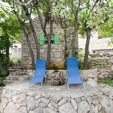 度假居 Stone House Adrian