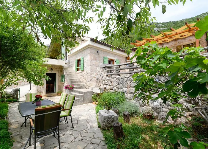 Stone House Adrian *