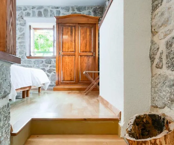 Stone House Adrian Holiday home *