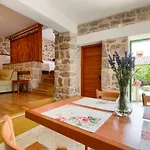 Stone House Adrian *