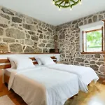 Stone House Adrian Сasa de vacaciones