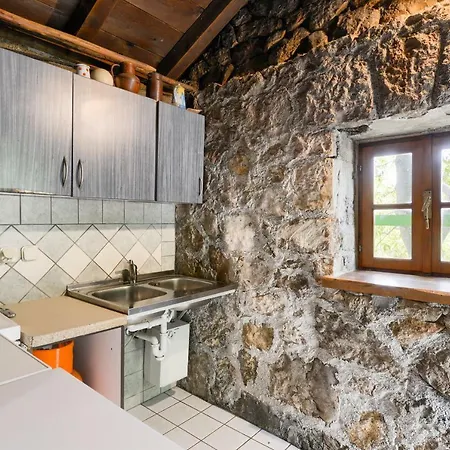 Stone House Adrian *