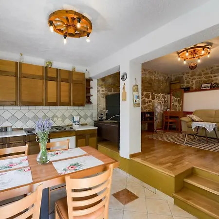 Stone House Adrian Holiday home *