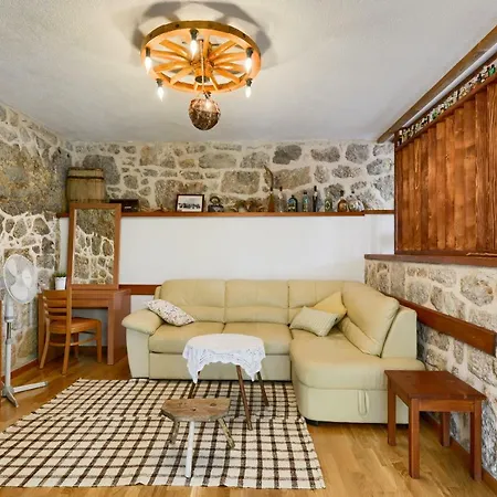 Stone House Adrian * Tribanj-Kruscica