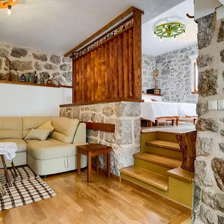 Stone House Adrian * Tribanj-Kruscica